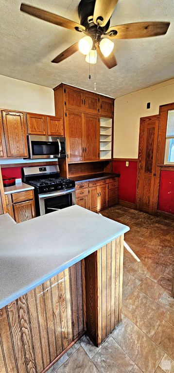 Image 8 of property listing at 511 S Bloomington Street, Streator, IL 61364