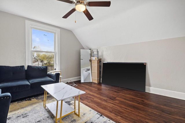 1220 N Wisconsin STREET, Racine, WI 53402