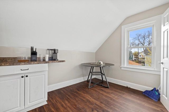 1220 N Wisconsin STREET, Racine, WI 53402