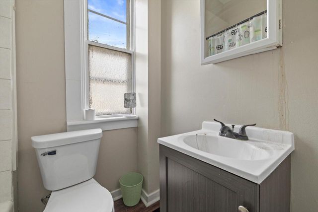 1220 N Wisconsin STREET, Racine, WI 53402