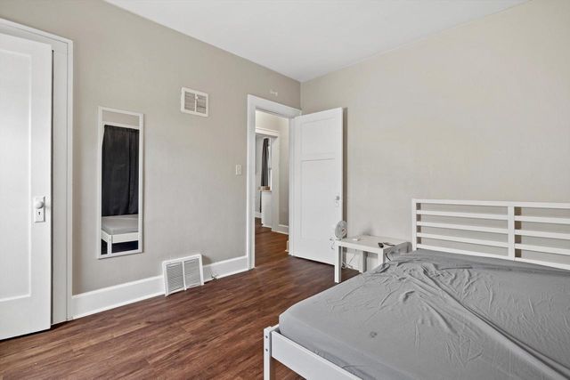 1220 N Wisconsin STREET, Racine, WI 53402