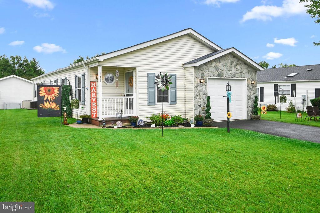 345 COUNTRYSIDE CIR, New Hope, PA 18938 — exterior