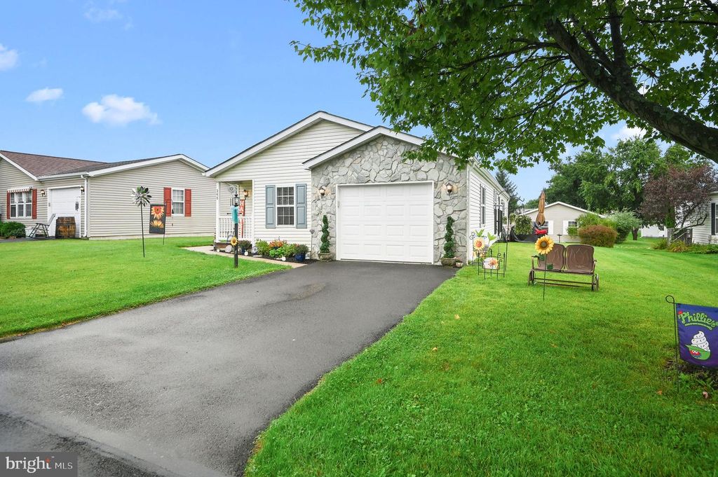 345 COUNTRYSIDE CIR, New Hope, PA 18938 — photo 2