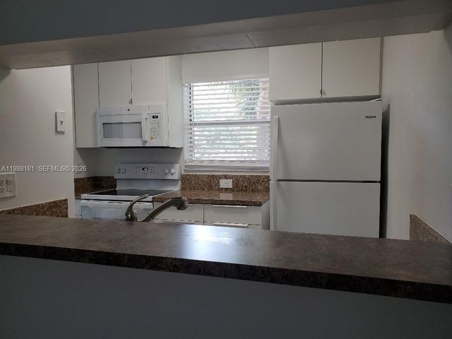 3238 NW 102nd Ter 208-F, Coral Springs, FL 33065