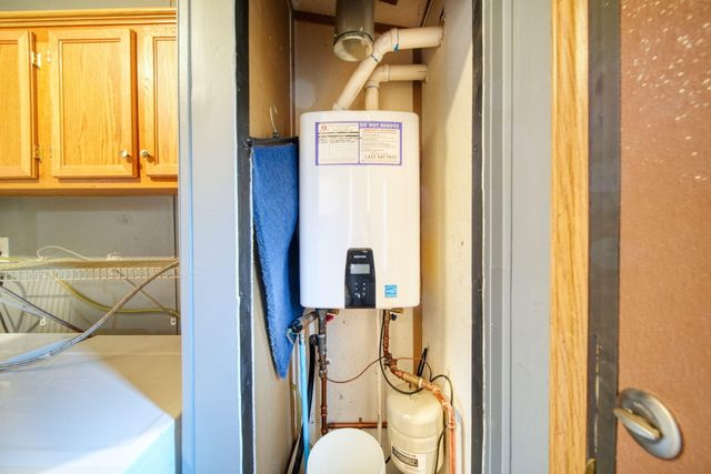 1961 Ridgeview, Ypsilanti, MI 48198