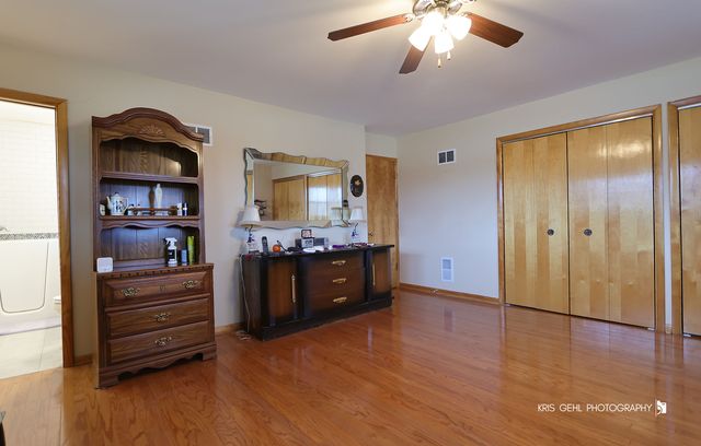 20W371 Diversey Avenue, Addison, IL 60101