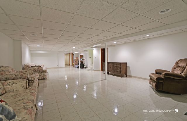 20W371 Diversey Avenue, Addison, IL 60101