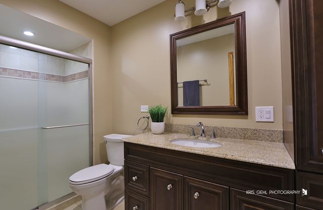 20W371 Diversey Avenue, Addison, IL 60101