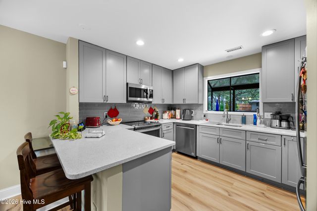 1304 Two Mile Circle E, Wilmington, NC 28405
