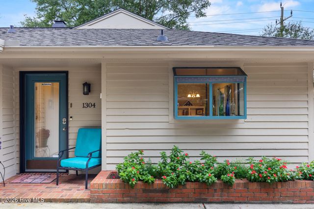 1304 Two Mile Circle E, Wilmington, NC 28405
