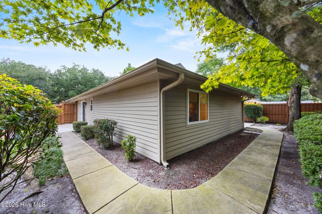 1304 Two Mile Circle E, Wilmington, NC 28405