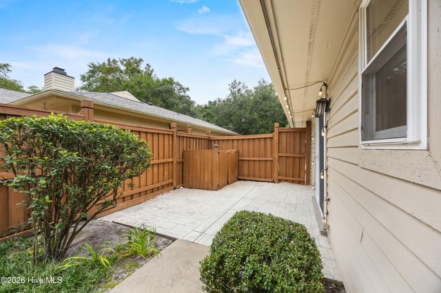 1304 Two Mile Circle E, Wilmington, NC 28405