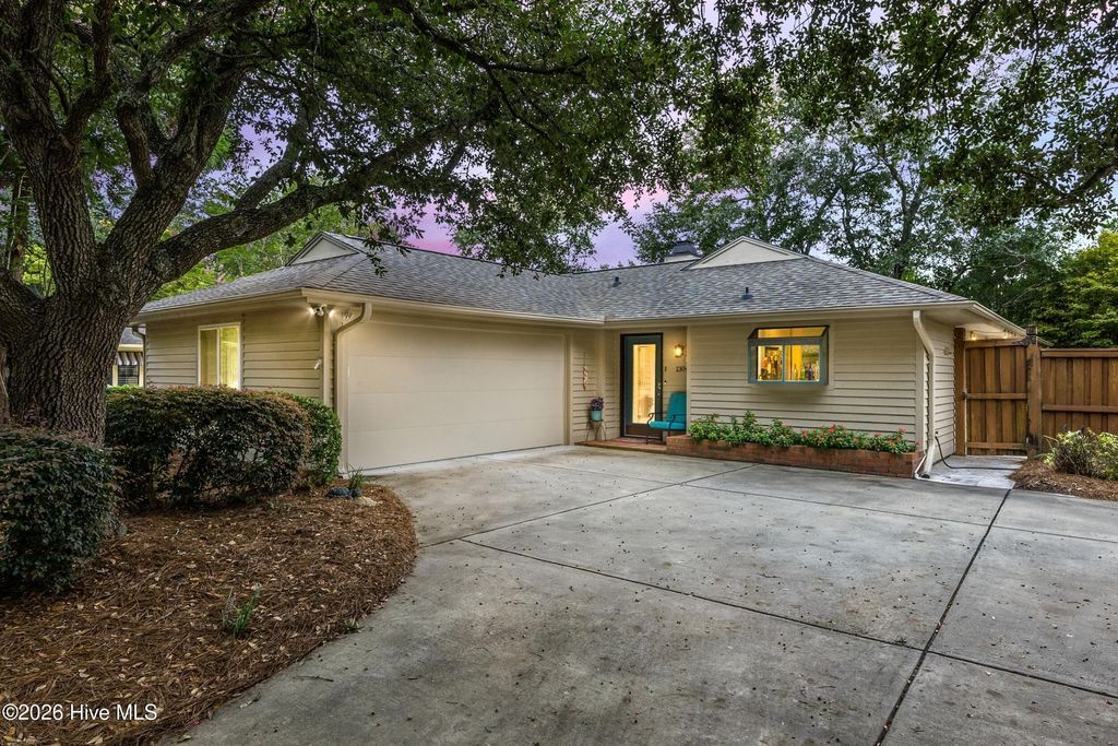 1304 Two Mile Circle E, Wilmington, NC 28405