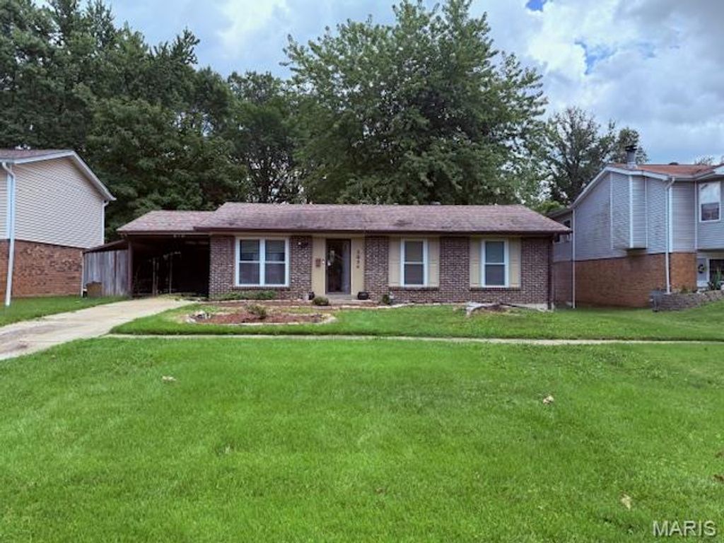 1834 Night Drive, Florissant, MO 63031