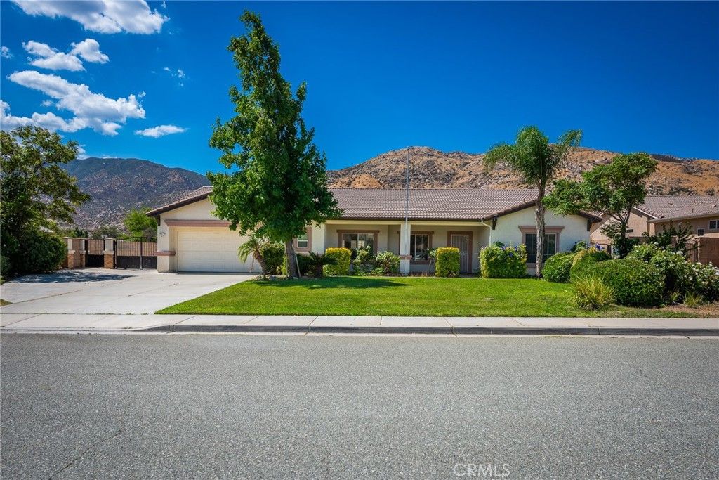 Image 3 of property listing at 1484 Adam St, Banning, CA 92220