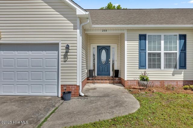 203 Grafton Court, Jacksonville, NC 28540
