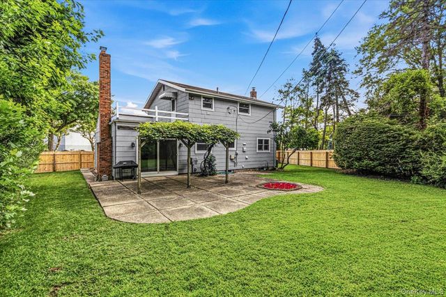 3 Fishermans Drive, Port Washington, NY 11050