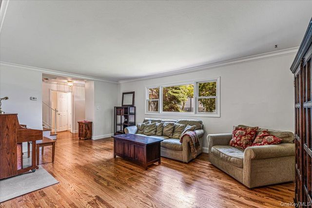 3 Fishermans Drive, Port Washington, NY 11050