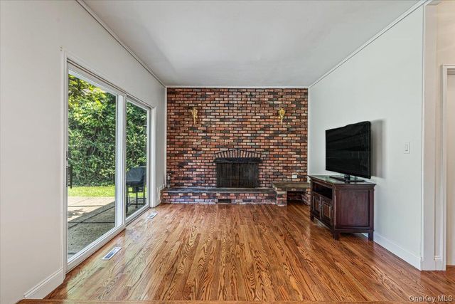 3 Fishermans Drive, Port Washington, NY 11050