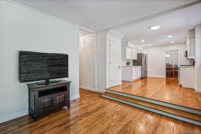 3 Fishermans Drive, Port Washington, NY 11050