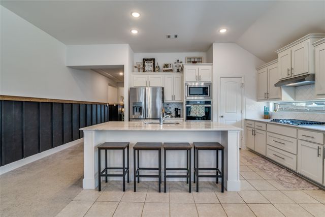 215 Tallgrass Drive, Lavon, TX 75166