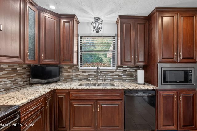 2137 BURGOYNE Drive, Jacksonville, FL 32208