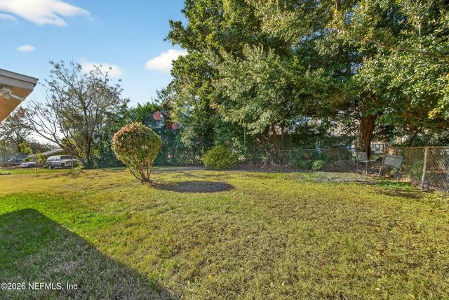 2137 BURGOYNE Drive, Jacksonville, FL 32208