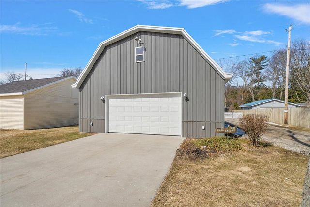 6185 E Dave Street, Newaygo, MI 49337