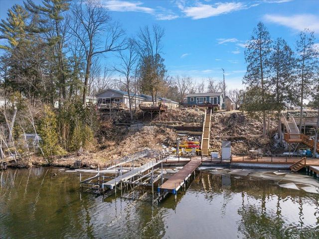 6185 E Dave Street, Newaygo, MI 49337