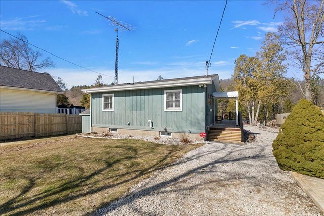 6185 E Dave Street, Newaygo, MI 49337