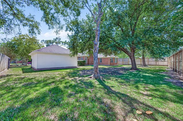 1206 Buttonwood Drive, Friendswood, TX 77546