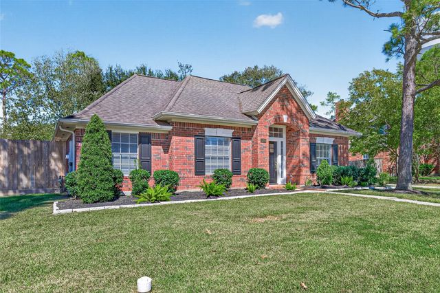 1206 Buttonwood Drive, Friendswood, TX 77546