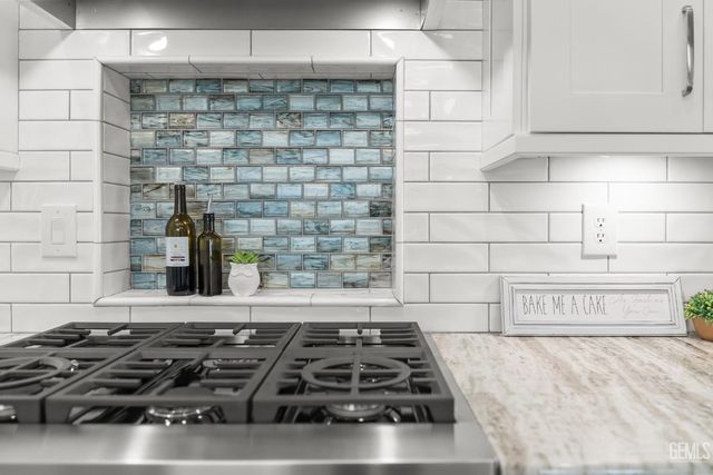 700 Los Mochis Drive, Bakersfield, CA 93314