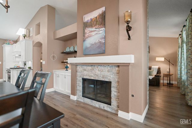 700 Los Mochis Drive, Bakersfield, CA 93314