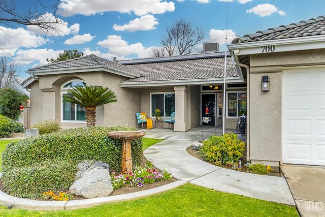 700 Los Mochis Drive, Bakersfield, CA 93314