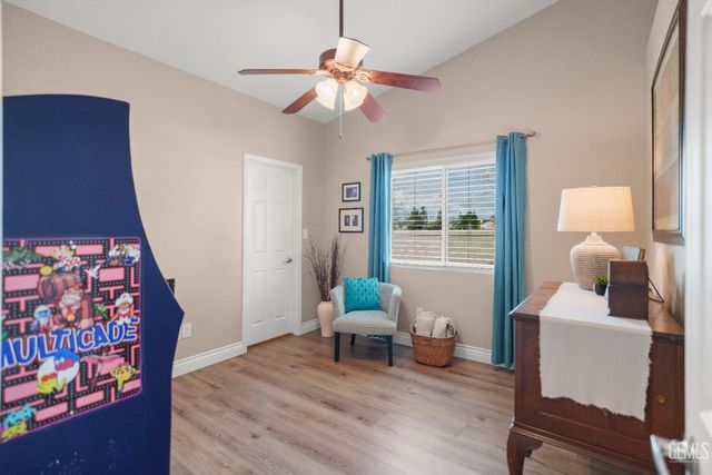 700 Los Mochis Drive, Bakersfield, CA 93314