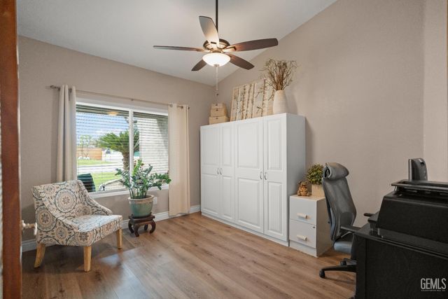 700 Los Mochis Drive, Bakersfield, CA 93314