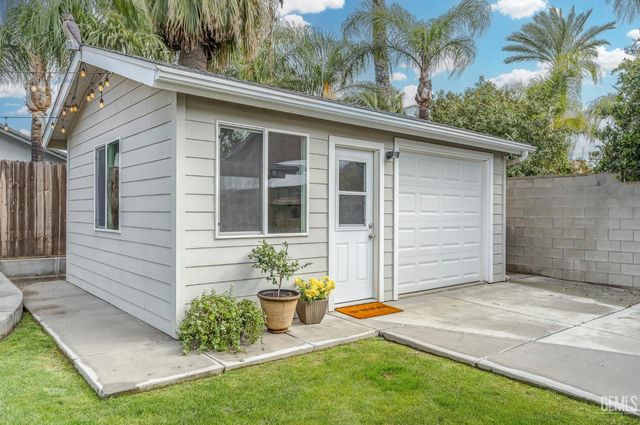 700 Los Mochis Drive, Bakersfield, CA 93314