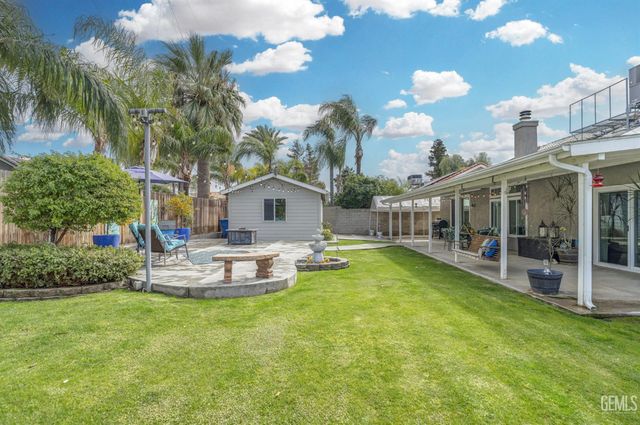 700 Los Mochis Drive, Bakersfield, CA 93314