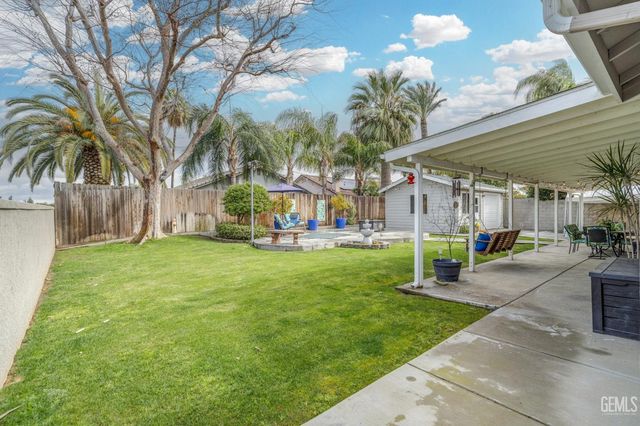 700 Los Mochis Drive, Bakersfield, CA 93314