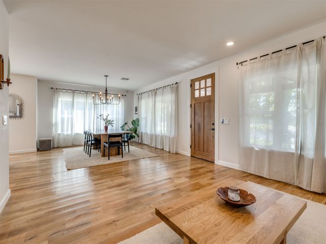 1127 S Norfolk Avenue, Tulsa, OK 74120