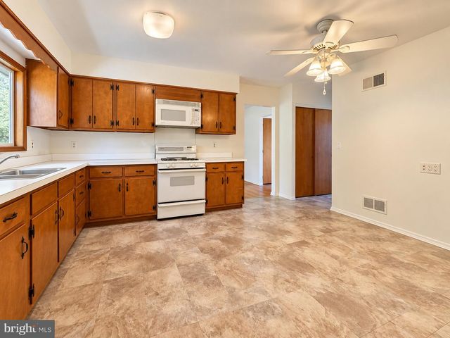 1100 LINDA RD, Wilmington, DE 19810