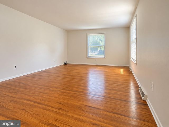 1100 LINDA RD, Wilmington, DE 19810