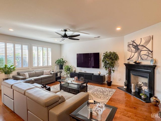 11615 Reagan Road, Bakersfield, CA 93312