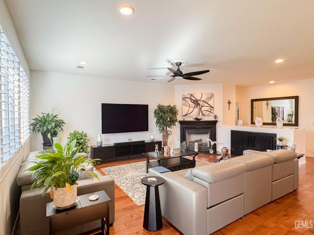 11615 Reagan Road, Bakersfield, CA 93312