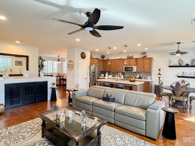 11615 Reagan Road, Bakersfield, CA 93312