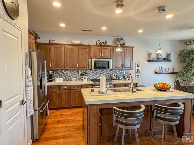 11615 Reagan Road, Bakersfield, CA 93312