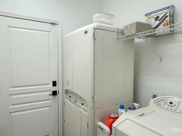 11615 Reagan Road, Bakersfield, CA 93312