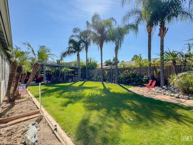 11615 Reagan Road, Bakersfield, CA 93312