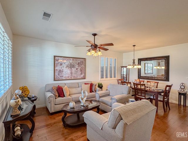 11615 Reagan Road, Bakersfield, CA 93312